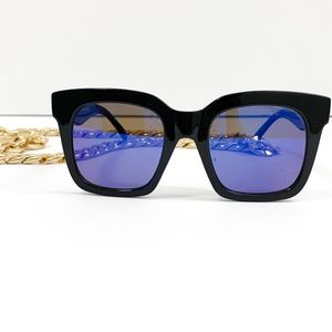 TRENDY SUNGLASSES WITH BLACK FRAME